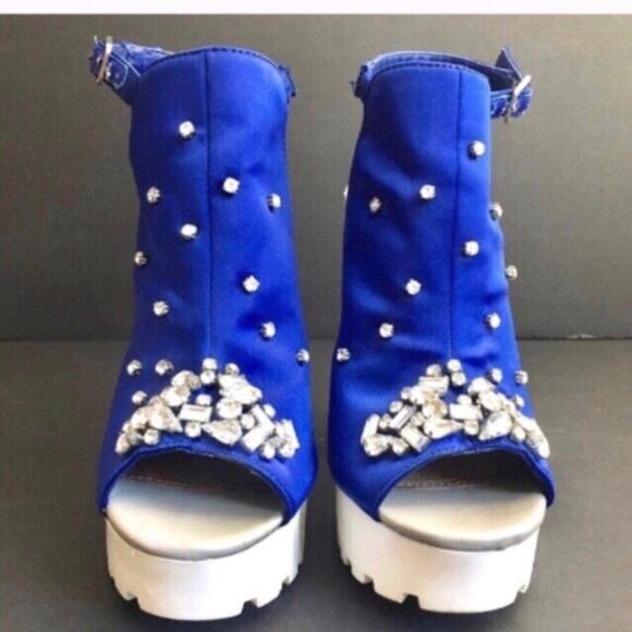 Iggy Azalea x Steve Madden Bling Platform Sandals - Picture 5 of 8